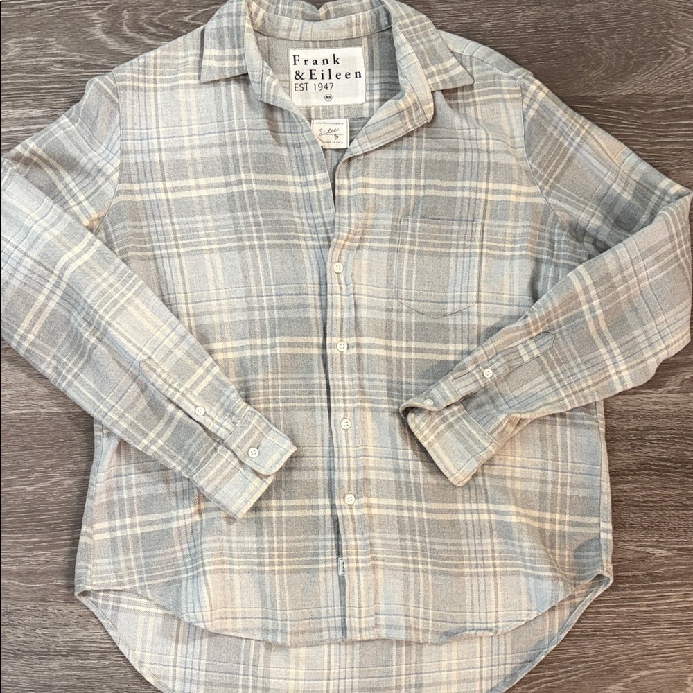 Frank & Eileen Light Gray Plaid Casual Shirt